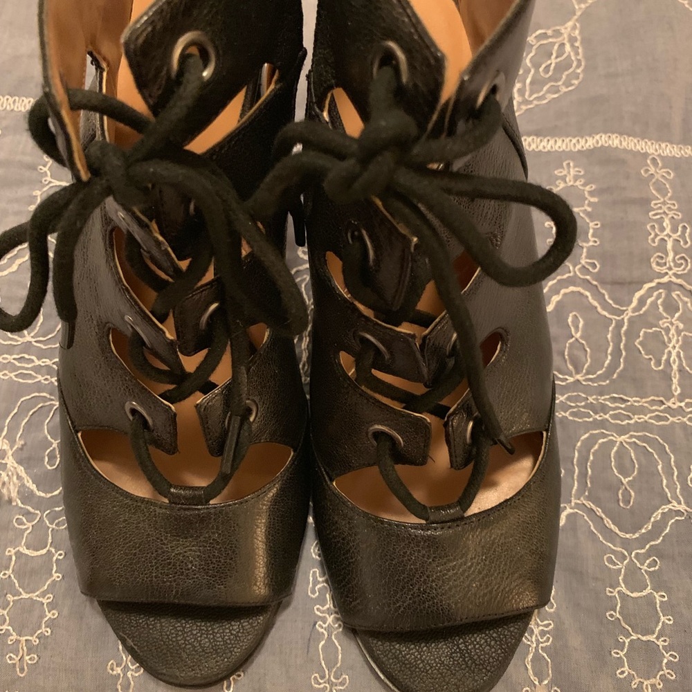 Nine West Sandel heel